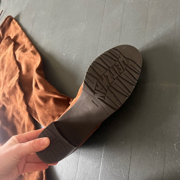 Stuart Weitzman Over the Knee Tan Suede Boots, size 9.5 - Picture 4 of 7